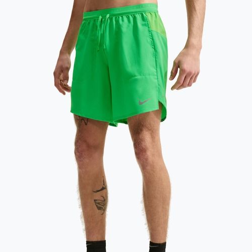 Pantaloni scurți de alergare pentru bărbați Nike Stride Dri-Fit Brief-Lined 7" green spark