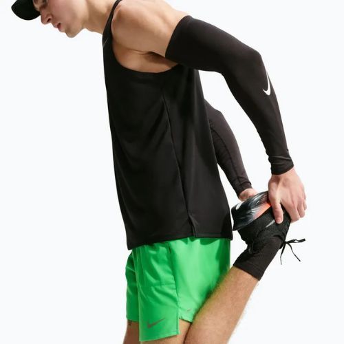 Pantaloni scurți de alergare pentru bărbați Nike Stride Dri-Fit Brief-Lined 7" green spark
