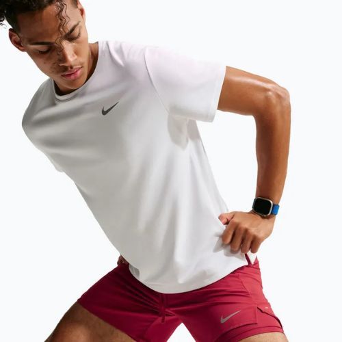 Pantaloni scurți de alergare pentru bărbați Nike Stride Dri-Fit 2in1 7" tough red