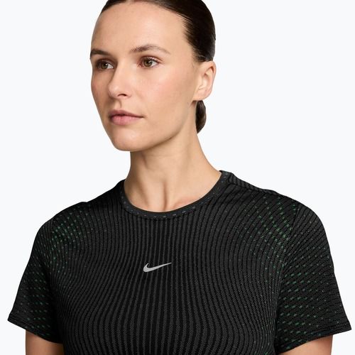 Tricou de alergare pentru femei Nike Swift Aero-Fit black/light green spark