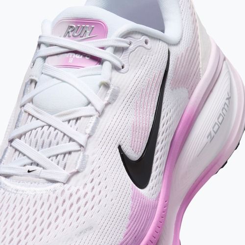Pantofi de alergare pentru femei Nike Vomero 18 Wide alb/liliac deschis/magenta deschis/negru