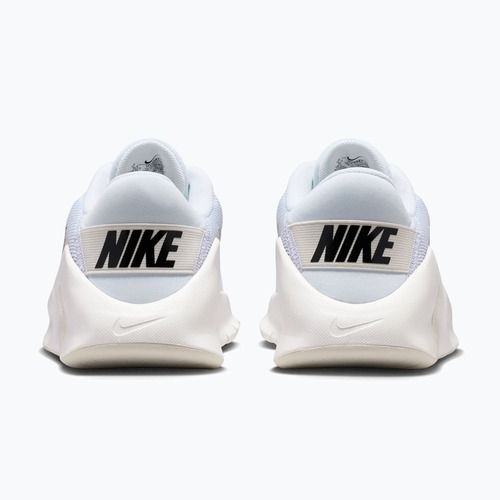 Încălțăminte de antrenament pentru femei Nike Flex Train white/sail/phantom/ metallic silver