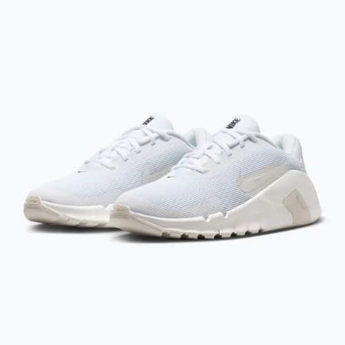 Încălțăminte de antrenament pentru femei Nike Flex Train white/sail/phantom/ metallic silver