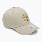 Femei New Era Metallic Logo 9Forty New York Yankees baseball cap bej deschis