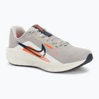 Încălțăminte de alergare pentru bărbați Nike Downshifter 13 light iron ore/total orange/sail/thunder blue