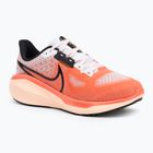 Încălțăminte de alergare pentru femei Nike Vomero 17 white/light wild mango/crimson tint/black