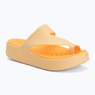 Șlapi pentru femei Crocs Getaway Platform Toe Loop golden hour