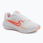 Încălțăminte de alergare pentru femei Nike Downshifter 13 astronomy white / bright crimson / washed coral