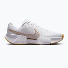 Încălțăminte de tenis pentru femei Nike GP Challenge Pro white/summit white/linen/light orewood brown
