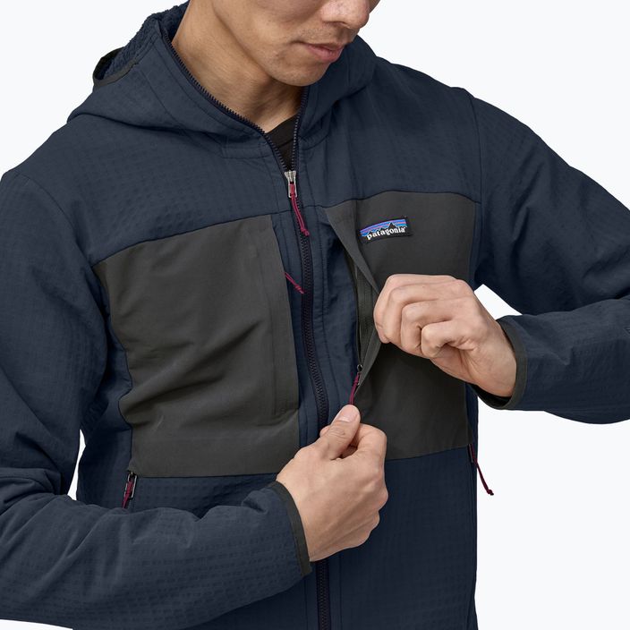 Geacă softshell pentru bărbați  Patagonia R2 TechFace Hoody new navy 5