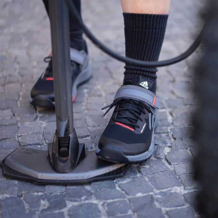 Încălțăminte de ciclism MTB pentru femei adidas FIVE TEN Trailcross Clip In core black/grey three/red 15
