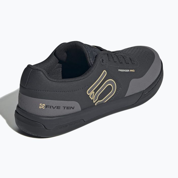 Încălțăminte de ciclism platformă pentru bărbați adidas FIVE TEN Freerider Pro carbon/charcoal/oat 3