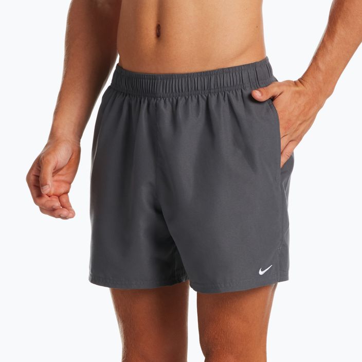 Pantaloni scurți de baie Nike Essential 5" Volley pentru bărbați, gri NESSA560-018 5