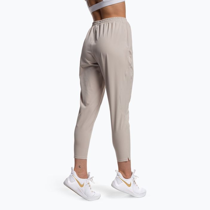 Pantaloni de trening pentru femei Gymshark Maximise Track de culoare gri pietriș 3