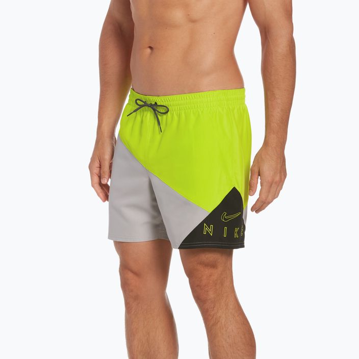 Pantaloni scurți de înot Nike Logo 5" Volley pentru bărbați, verde NESSC470-001 6