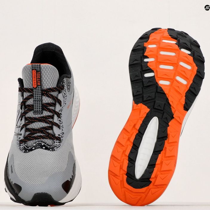 Pantofi de alergare pentru bărbați New Balance MTNTRV5 gri umbră 12
