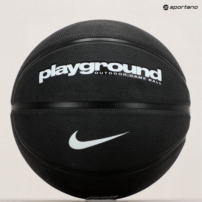 Nike Everyday Playground 8P Graphic dezumflat baschet N1004371 mărimea 7 5