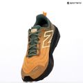 Încălțăminte de alergare pentru bărbați New Balance FuelCell Venym dried apricot 9