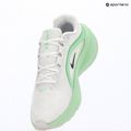 Încălțăminte de alergare pentru femei Nike Downshifter 14 white/cucumber calm/illusion green/white 10