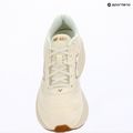 Încălțăminte de alergare pentru femei New Balance Fresh Foam 680's V9 beige 7
