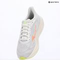 Încălțăminte de alergare pentru femei Mizuno Neo Cosmo 2 white/flamingo coral/lime pulp 9