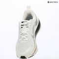Încălțăminte de alergare pentru femei Nike Vomero 18 summit white/sail/metallic silver 16