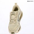 Încălțăminte de alergare pentru bărbați Nike Vomero 18 light khaki/desert khaki/metallic silver 15