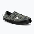 Papuci de iarnă pentru bărbați The North Face Thermoball Traction Mule V verde-negri NF0A3UZN33U1