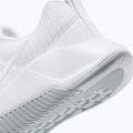 Încălțăminte de antrenament pentru femei Nike MC Trainer 3 white/photon dust/metallic platinum 8