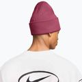 Căciulă de iarnă Nike Peak Futura Beanie sweet beet/white 3