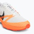 Încălțăminte de alergare pentru bărbați Nike Kiger 10 white/photon dust/total orange/black 7
