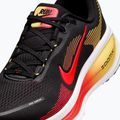 Încălțăminte de alergare pentru bărbați Nike Vomero 18 black/light crimson/bright crimson 8