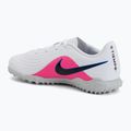 Încălțăminte de fotbal pentru copii Nike Tiempo Maestro Club Jr TF white/racer blue/pink blast/black 3