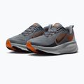 Încălțăminte de alergare pentru bărbați Nike Vomero 18 cool grey/safety orange/wolf grey/black 3