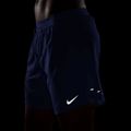 Pantaloni scurți de alergare pentru bărbați Nike Stride Dri-Fit 2in1 7" lapis 8