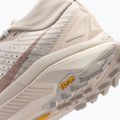 Încălțăminte de alergare pentru femei Nike ACG Zegama cream ii/light orewood brown/diffused taupe 4