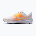 Încălțăminte de alergare pentru bărbați Nike Run Defy white/topaz gold/blue crystal 2