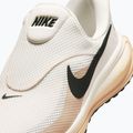 Încălțăminte de alergare pentru bărbați Nike Revolution 8 EasyOn pale ivory/sail/linen/black spruce 3