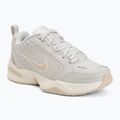 Încălțăminte de antrenament pentru bărbați Nike Air Monarch IV light bone/spruce aura/sanddrift