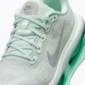 Încălțăminte de alergare pentru femei Nike Vomero Premium barely green/metallic silver 3