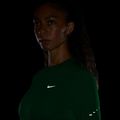 Longsleeve de alergare pentru femei Nike Swift Dri-FIT UV illusion green 4