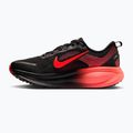 Încălțăminte de alergare pentru bărbați Nike Vomero 18 black/university red/bright crimson 2