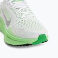 Încălțăminte de alergare pentru femei Nike Vomero 18 white/illusion green/metallic silver 7