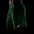Pantaloni scurți de alergare pentru bărbați Nike Stride Dri-Fit 2in1 7" green spark 7
