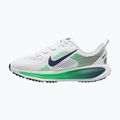Pantofi de alergare Nike Vomero 18 alb/verdele scânteietor/bleumarin închis 2
