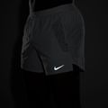 Pantaloni scurți de alergare pentru bărbați Nike Stride grey fog 5