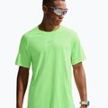 Tricou de alergare pentru bărbați Nike Stride volt/light silver 4
