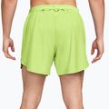 Pantaloni scurți de alergare pentru bărbați Nike Stride light lemon twist 2