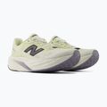 Încălțăminte de alergare pentru femei New Balance FuelCell Rebel V5 pistachio butter/sea salt 4