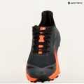 Pantofi de alergare pentru bărbați The North Face Vectiv Infinite 2 asfalt grey/vivid flam 9